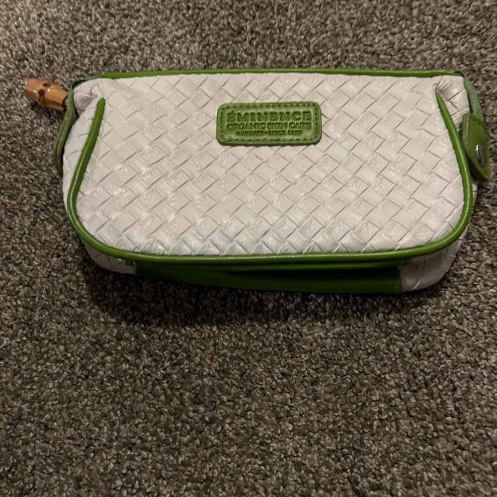 Eminence make-up/product bag